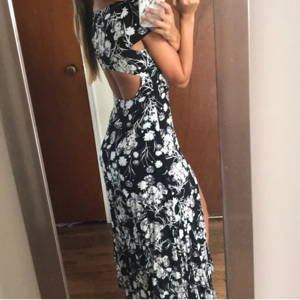 Love + Harmony | Floral Maxi dress - Picture 14 of 14